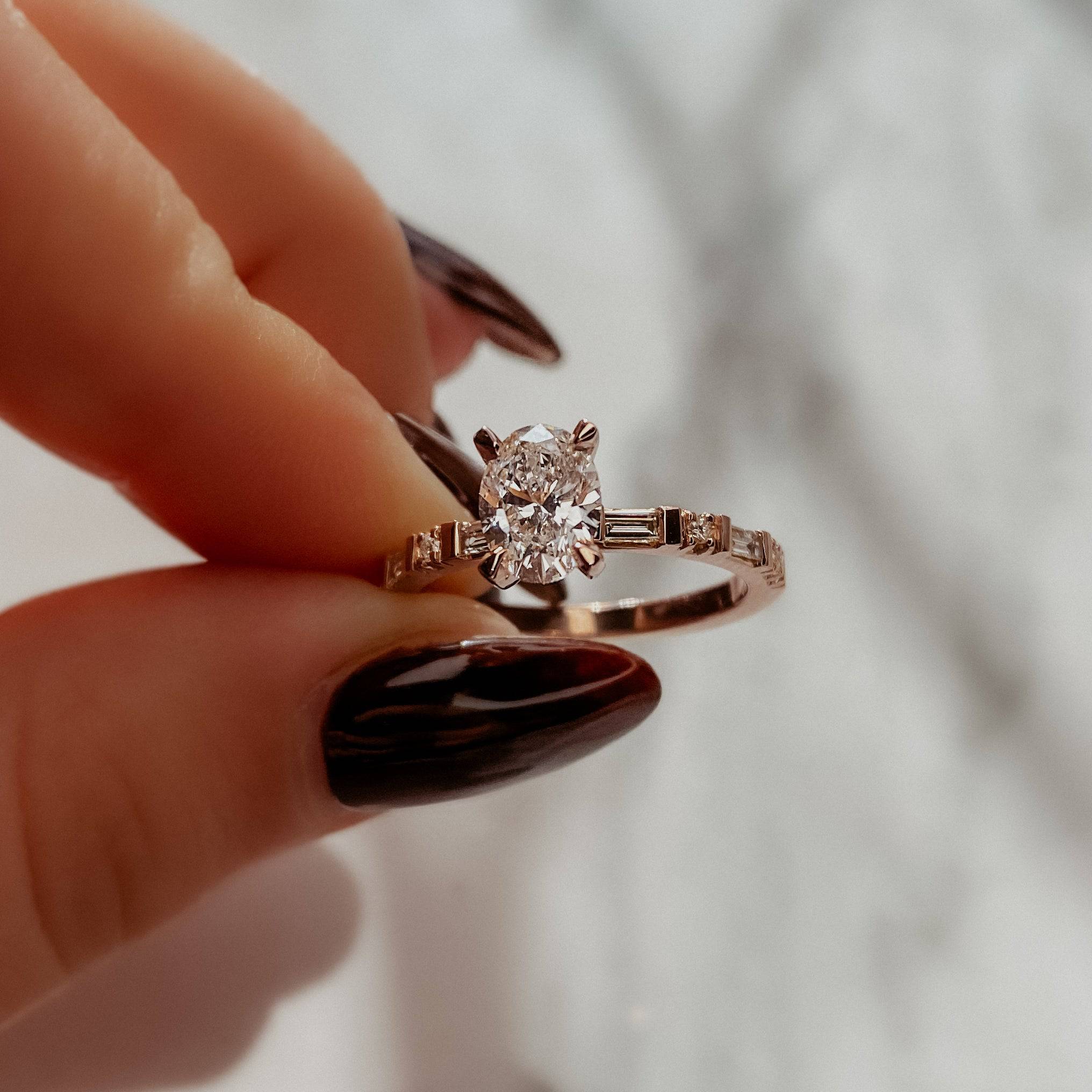 Baguette Oval Diamond Ring - Image 6