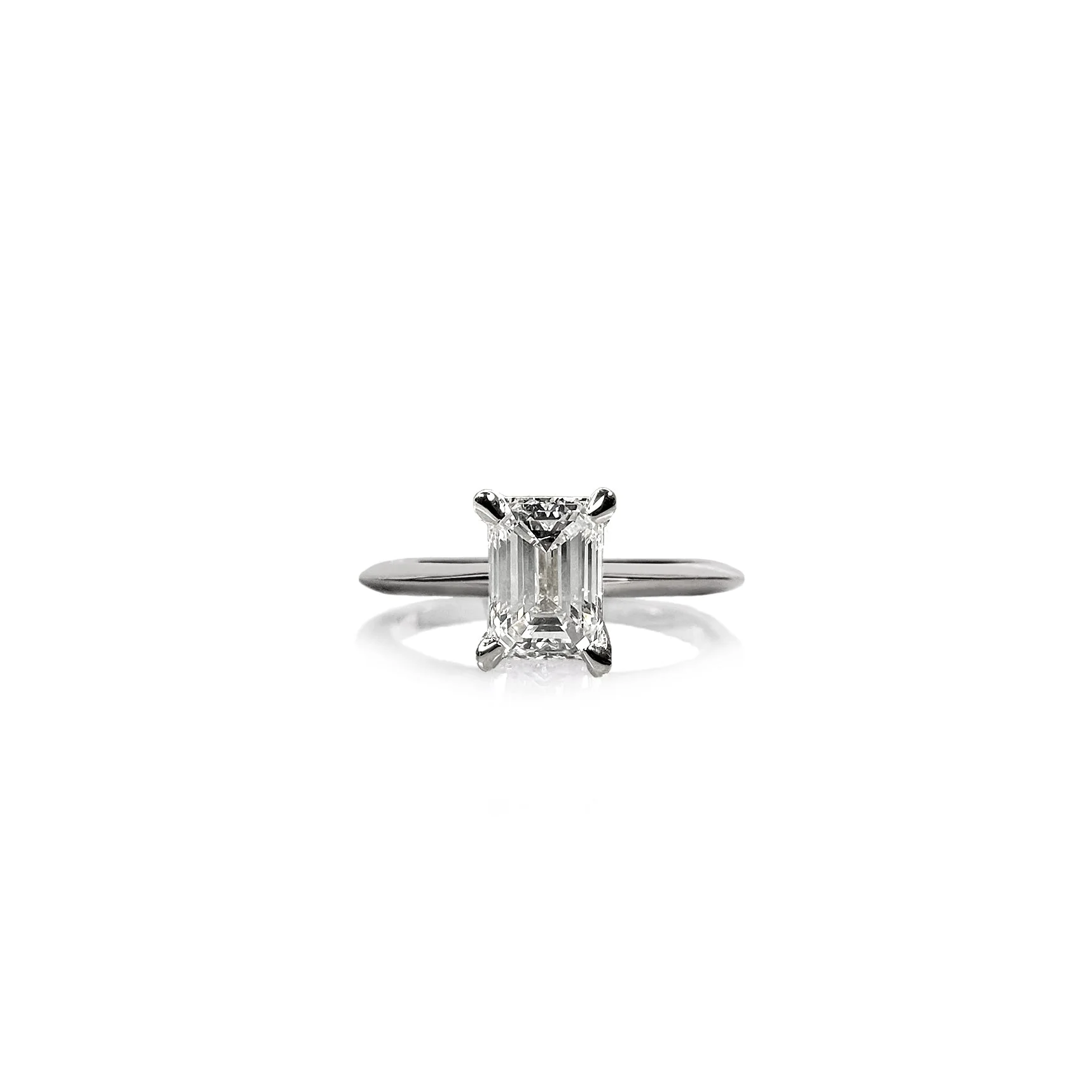 Emerald Elegance Ring - Image 4