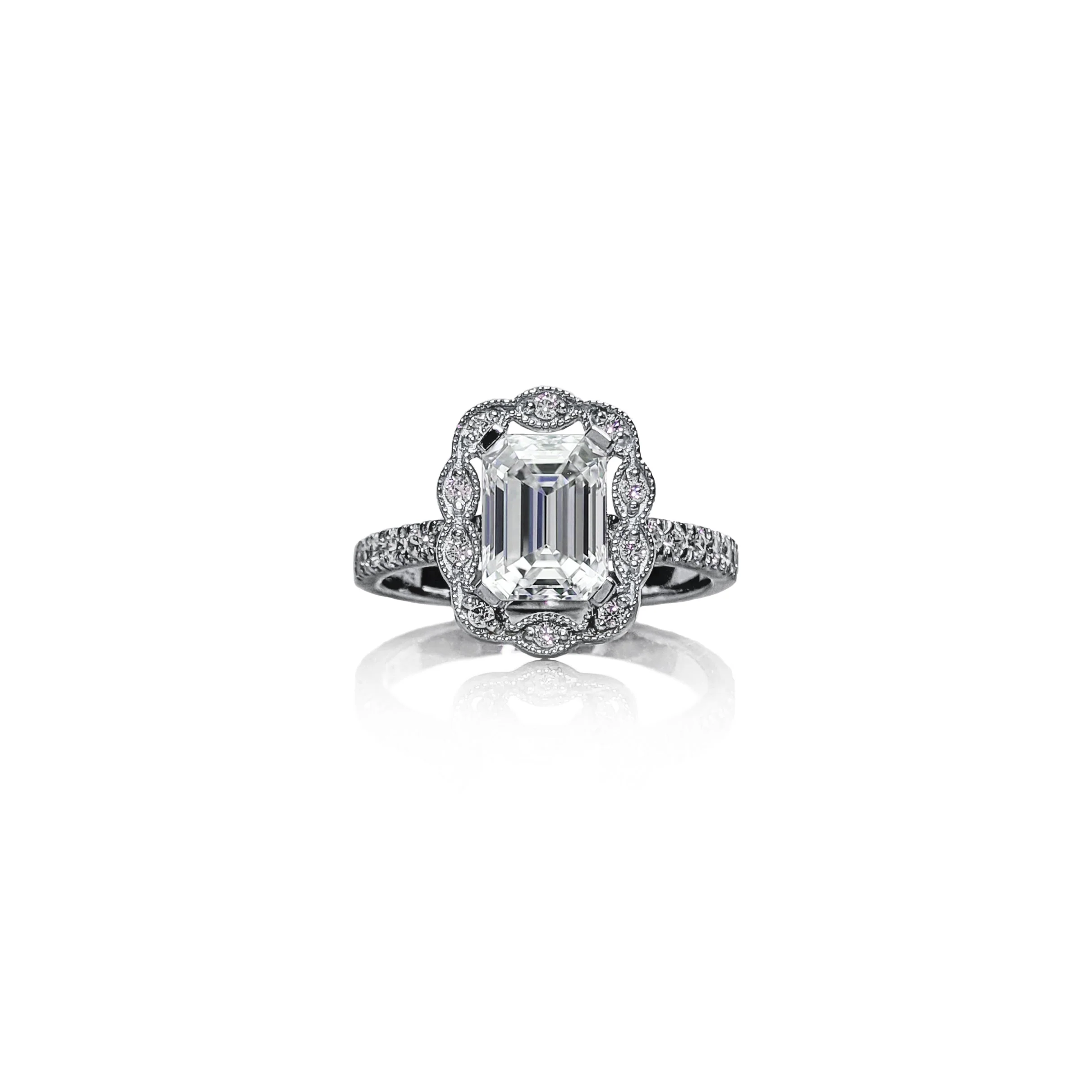 Emerald Leaf Ring - Image 3