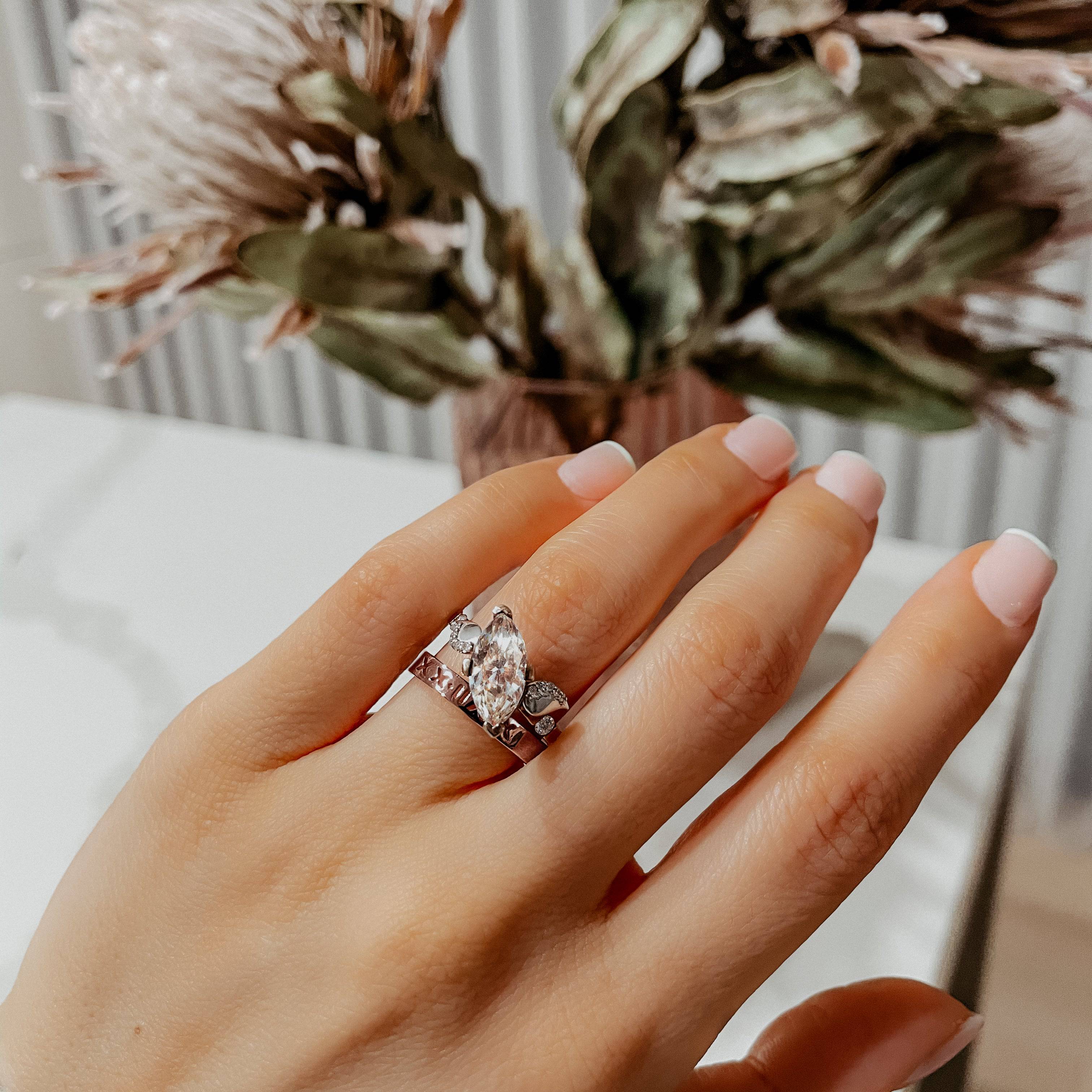 Foglia Engagement Ring - Image 7