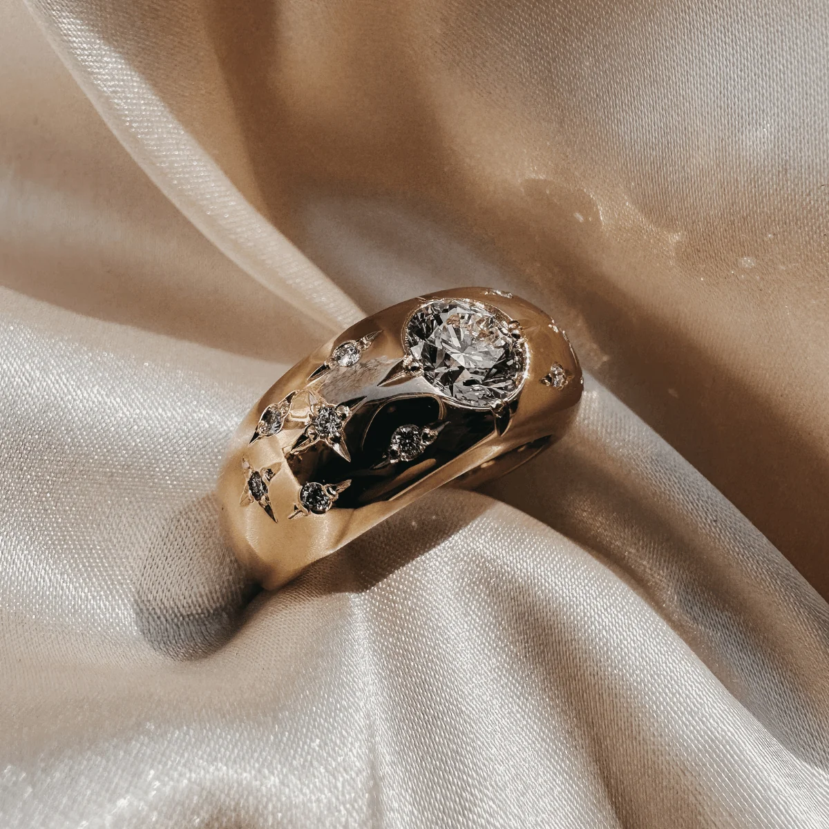Golden Diamond Ring - Image 2
