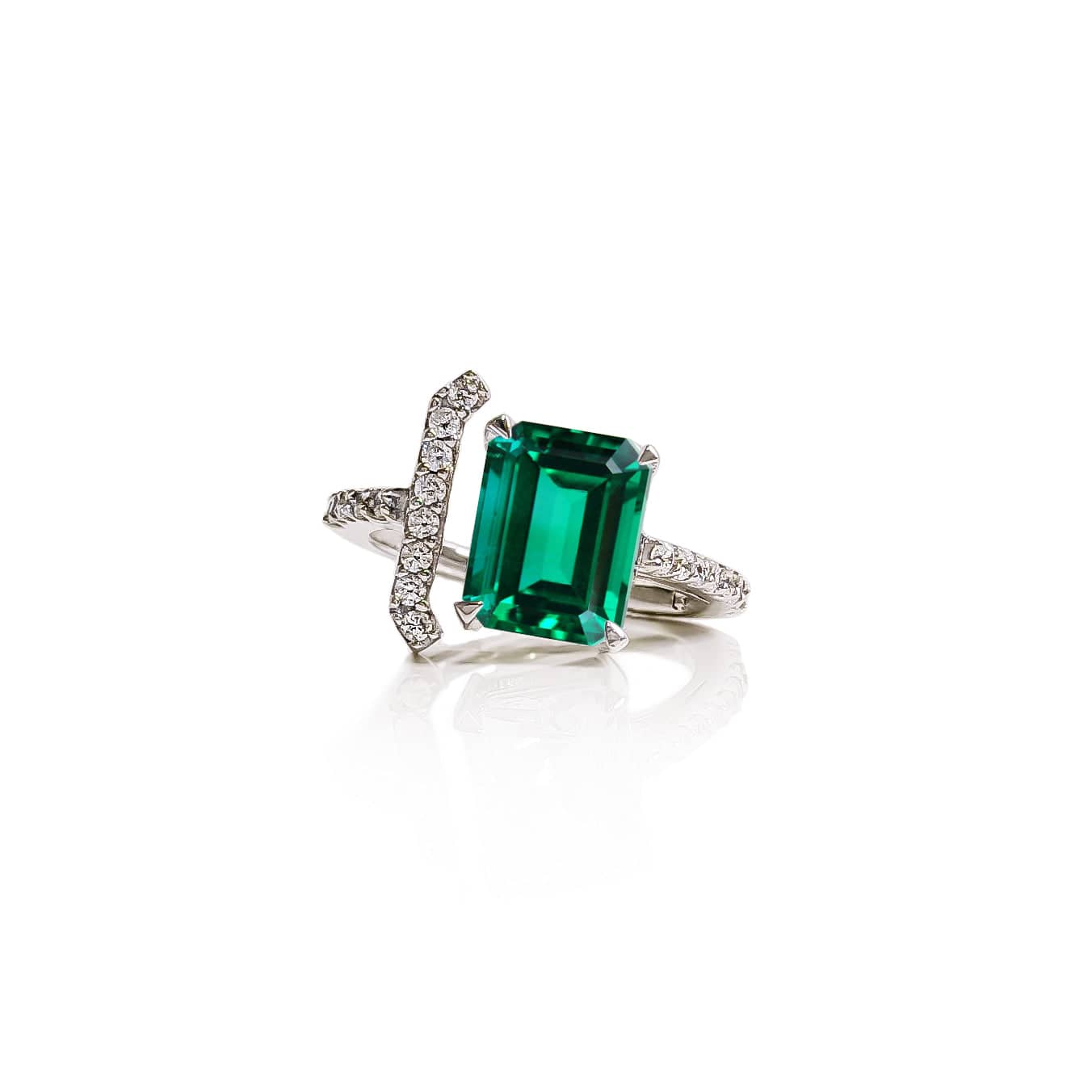 Lacuna Emerald Ring - Image 3